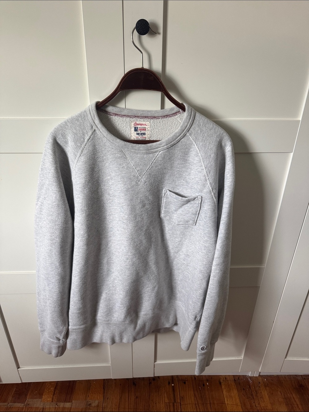 Todd Snyder Champion Light Gray Men’s Crewneck Sweatshirt with Pocket